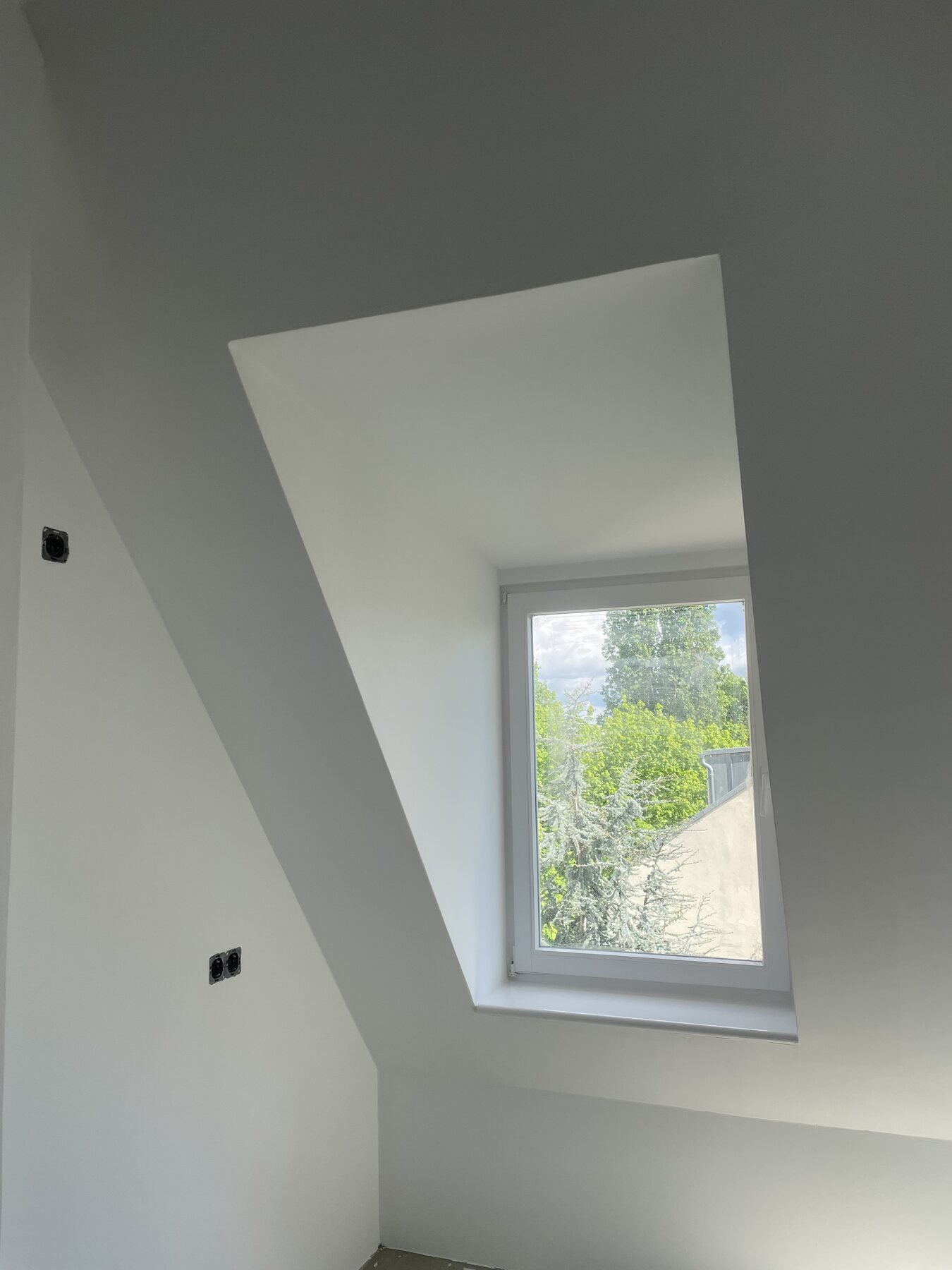 Sauber ausgearbeitete Fensterlaibung